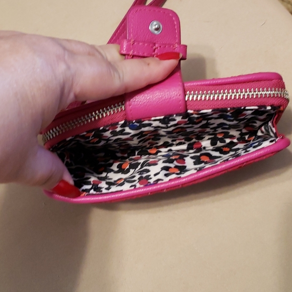 Brand new Vera Bradley cellphone wristlet - Picture 4 of 5
